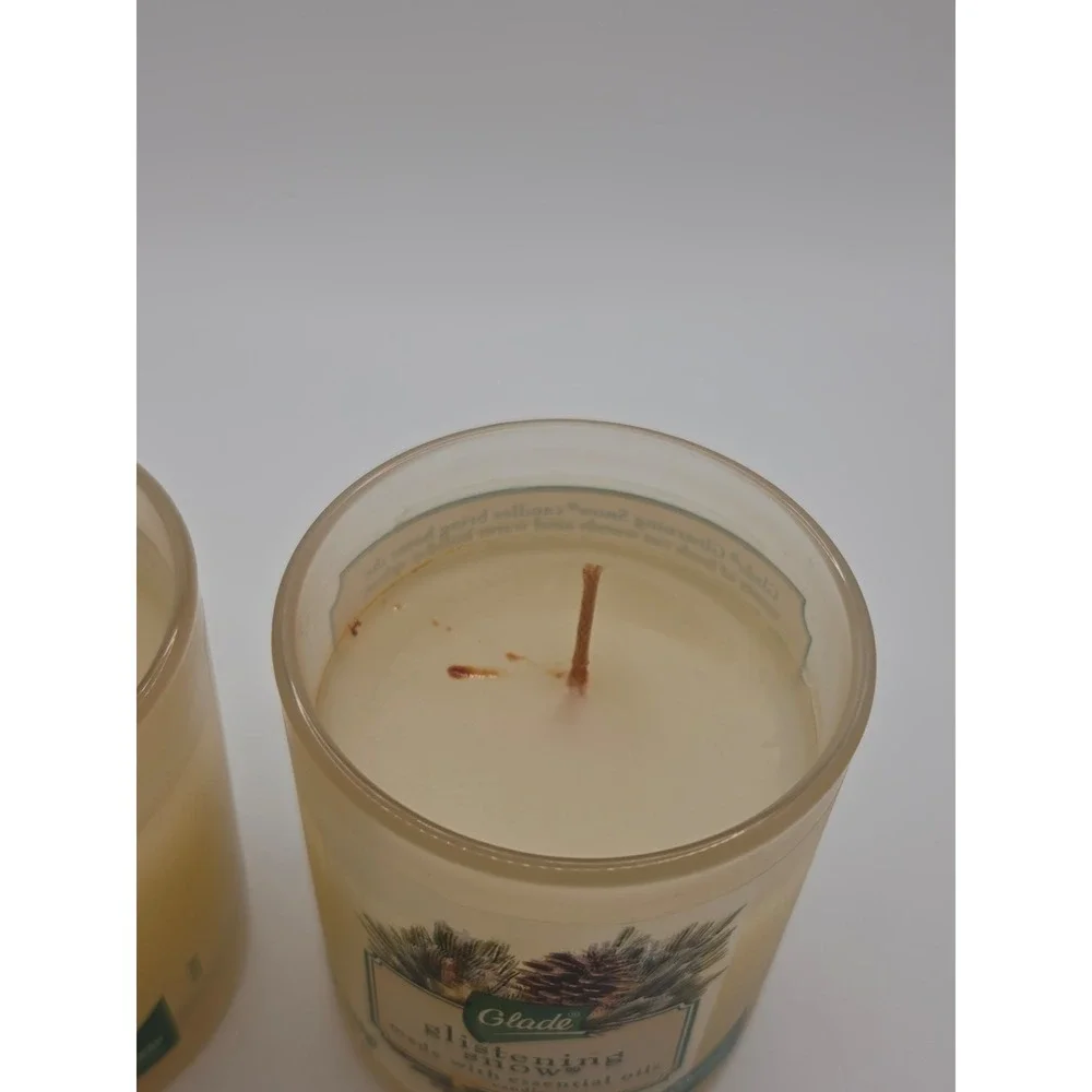 NEW Glade Glistening Snow Scented Candle with Essential Oils (2-Pack) 4oz each